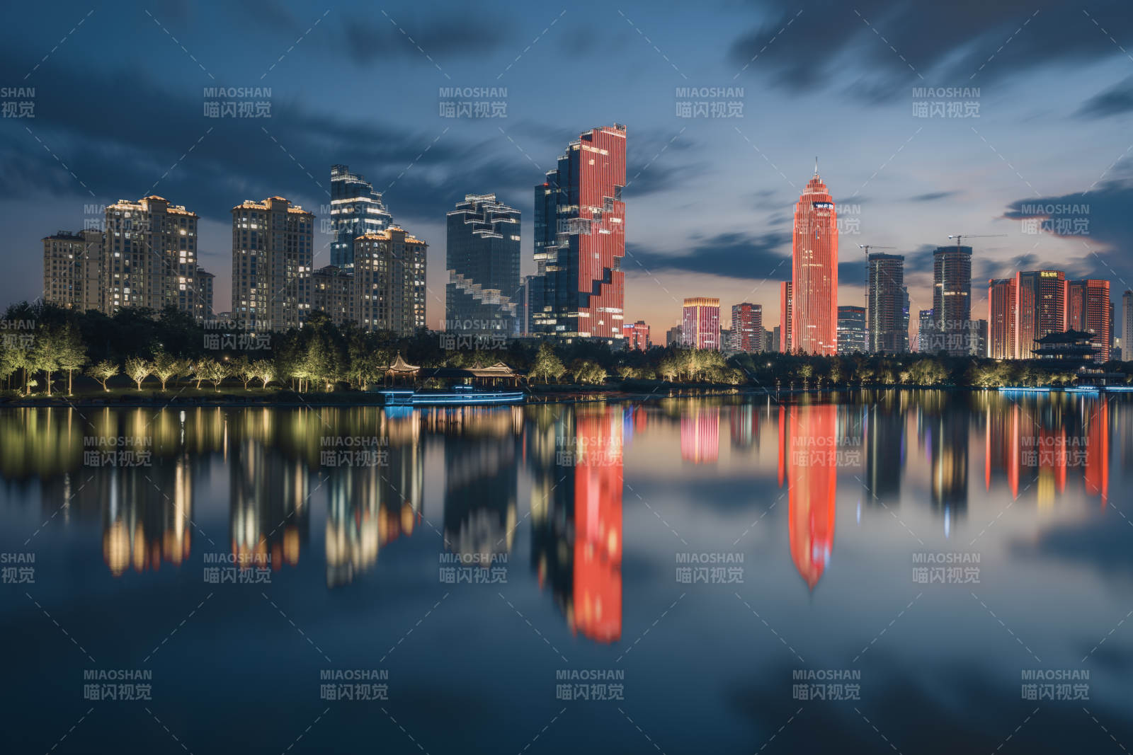 绍兴世茂天际中心夜景图片