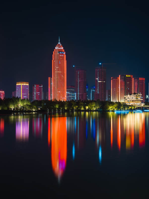 绍兴世茂天际中心夜景图片