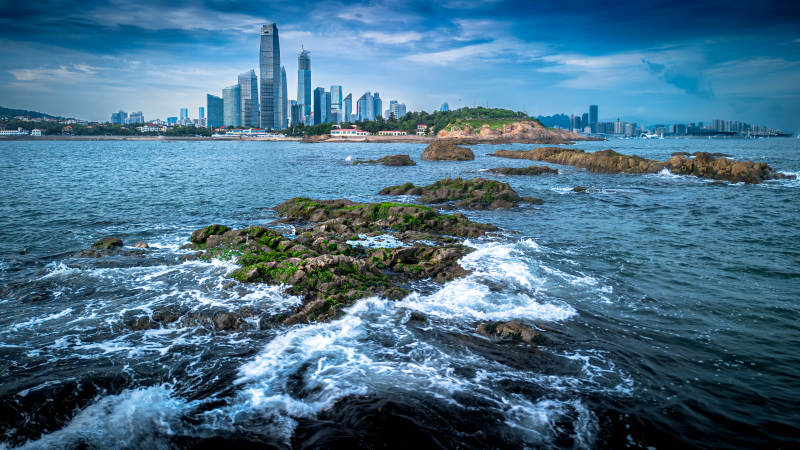 青岛的城市天际线图片