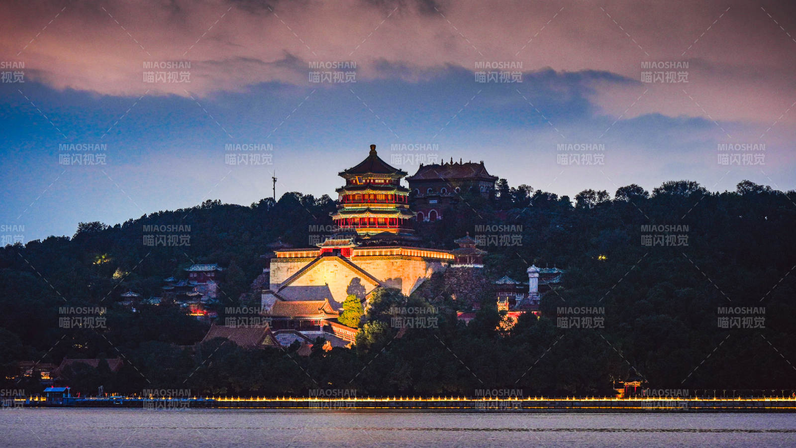 夜色中的颐和园 佛香阁图片