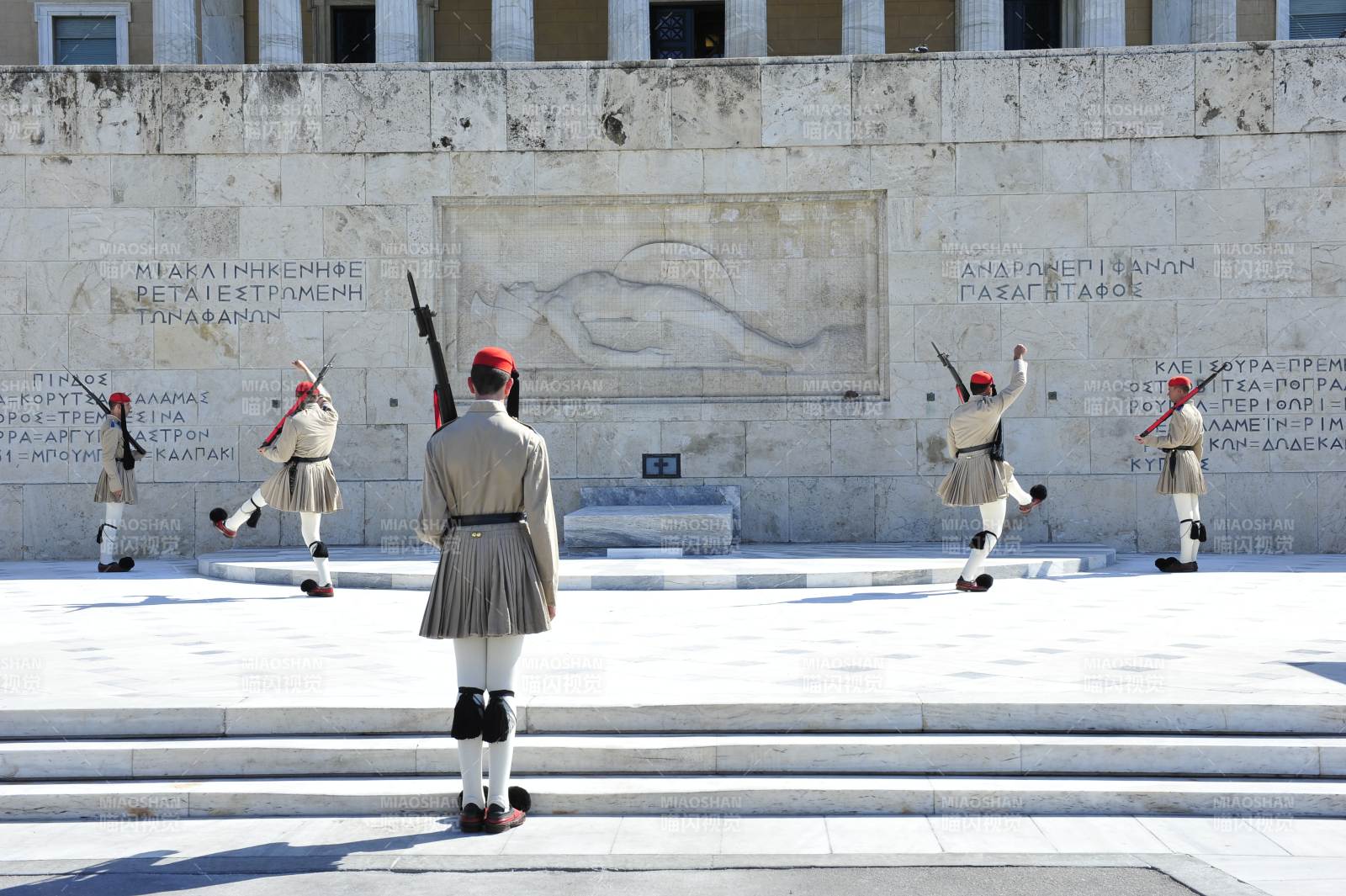 雅典宪法广场上的卫兵换岗仪式图片