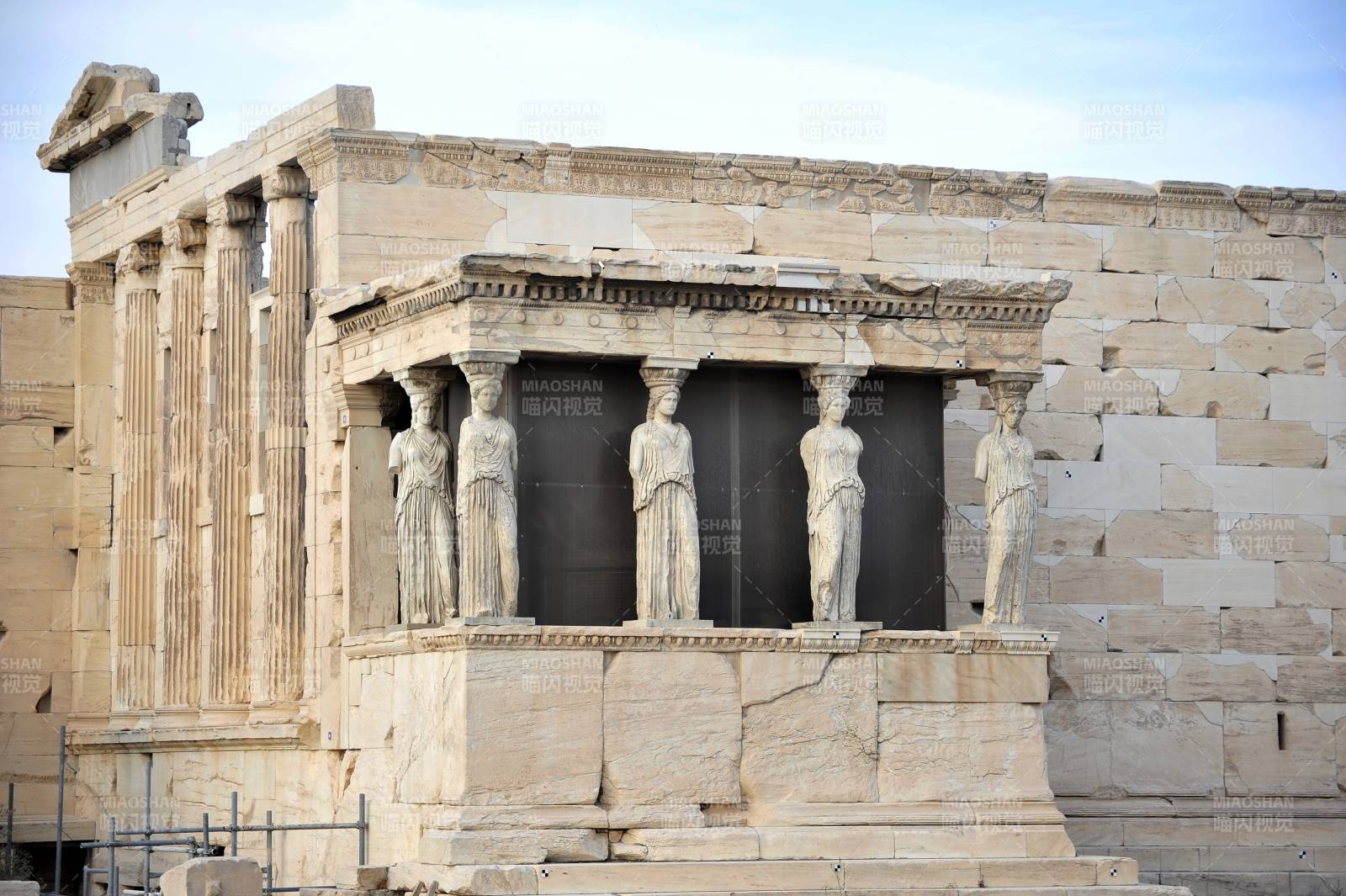 雅典埃瑞克修姆女像柱的门廊图片