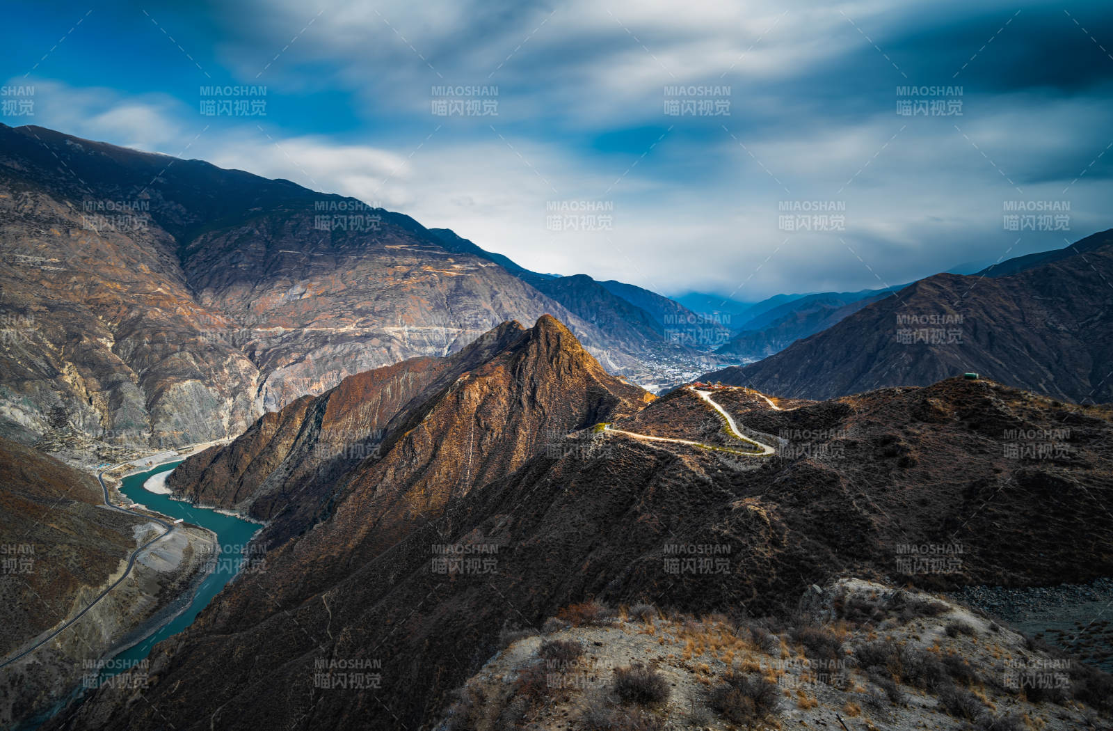 峡谷风光壮丽图片