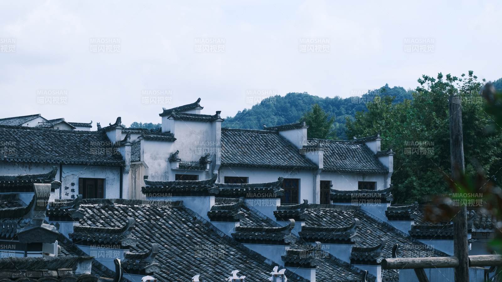 西递古镇古村屋檐图片