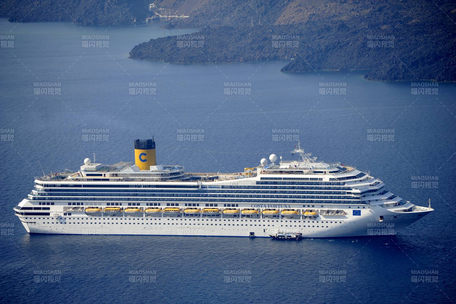 希腊豪华邮轮海上航行图片