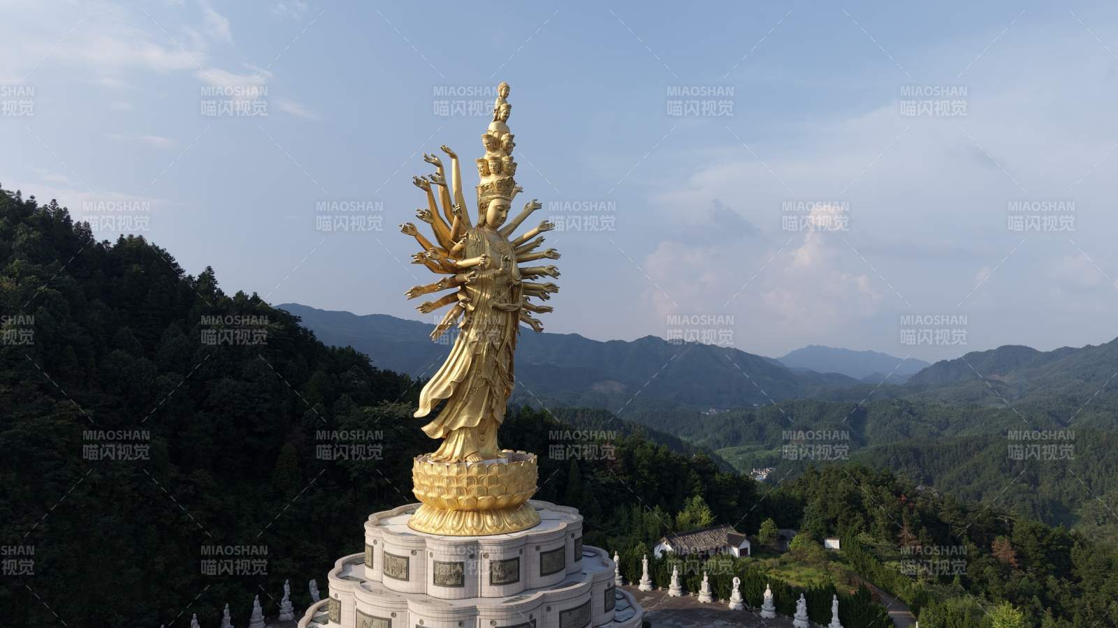 湖南宁乡密印寺千手观音图片