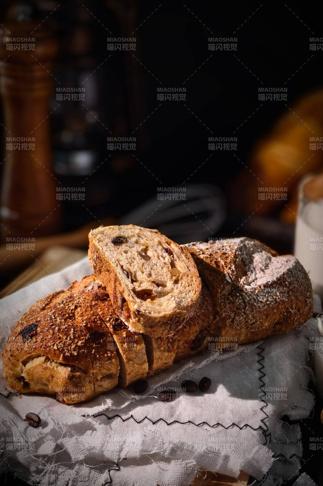 香浓果仁全麦面包图片