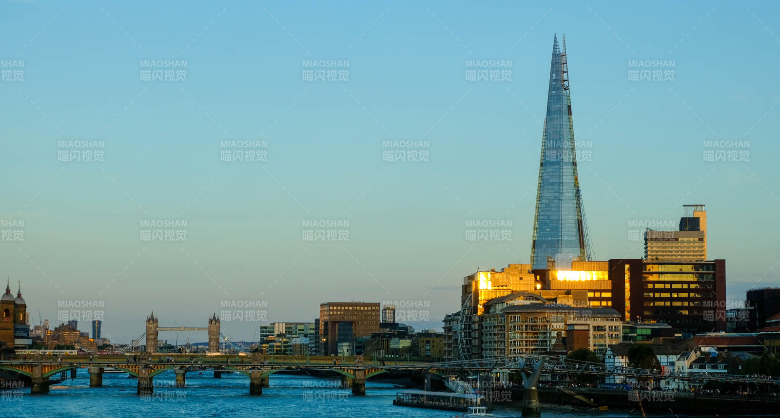 伦敦塔桥与碎片大厦图片