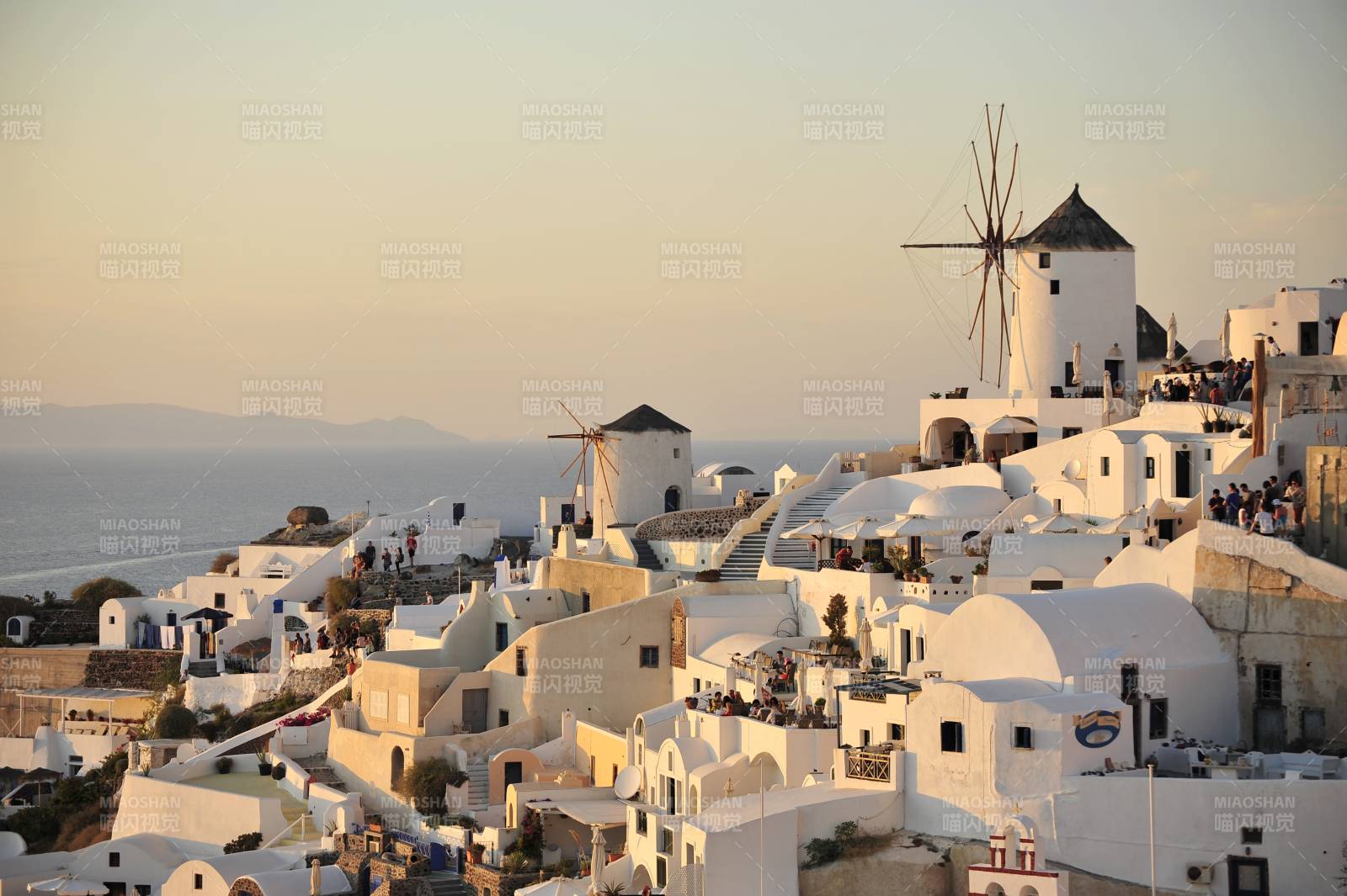 希腊圣托里尼风车小镇图片