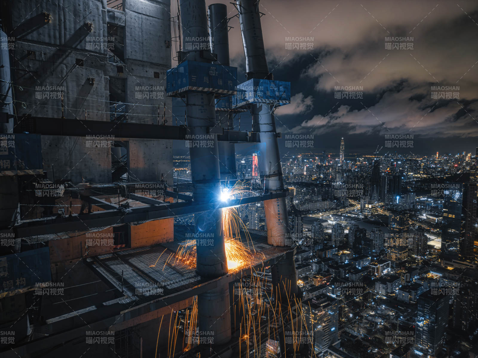 夜幕下的城市之光图片