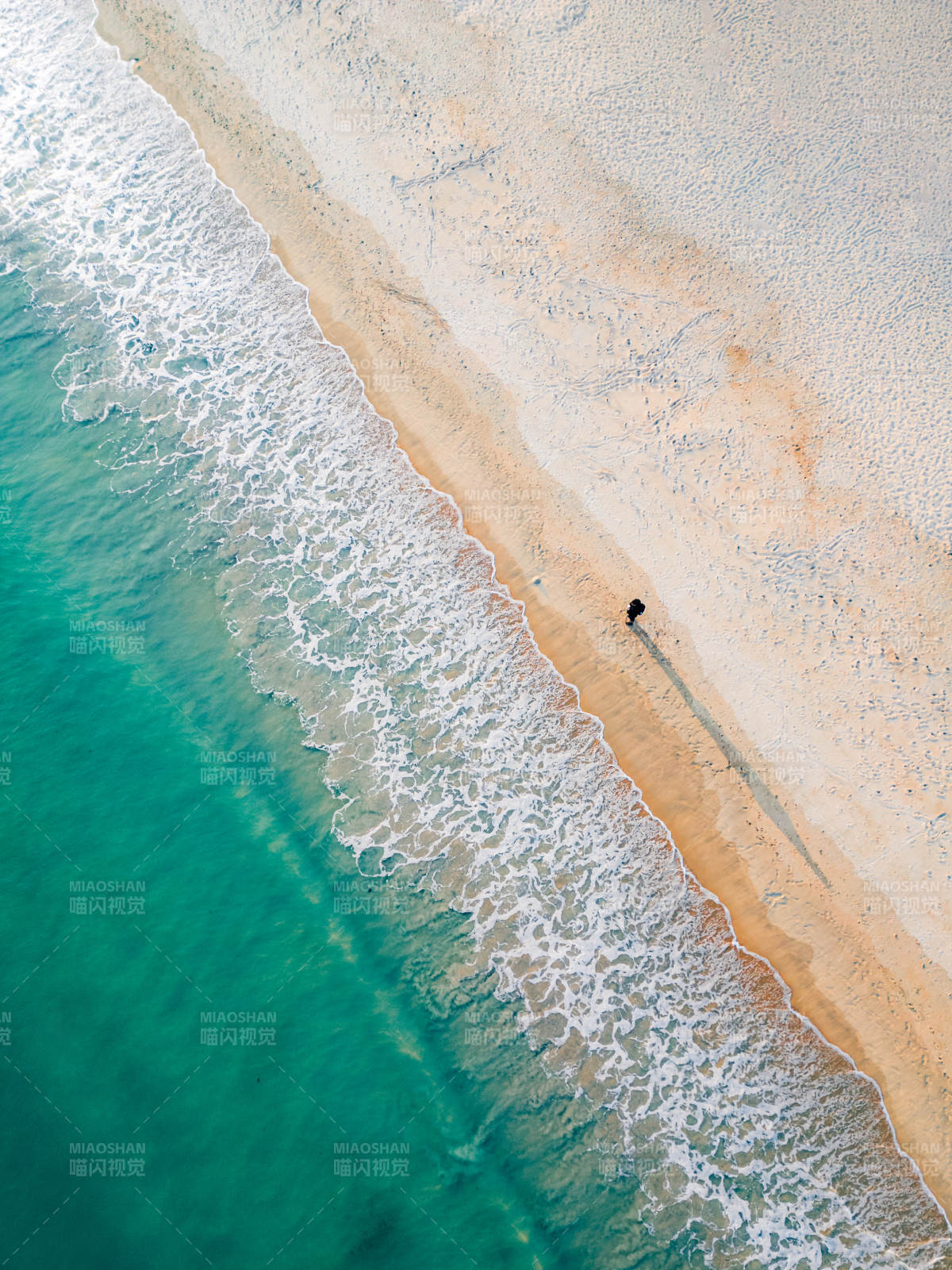 碧海金沙 一人独行图片