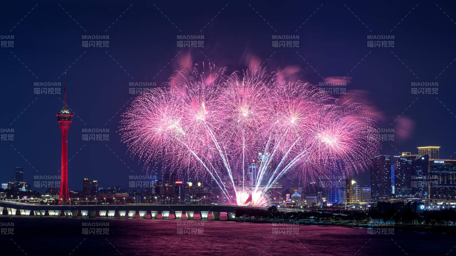 澳门烟花绽放夜景图片