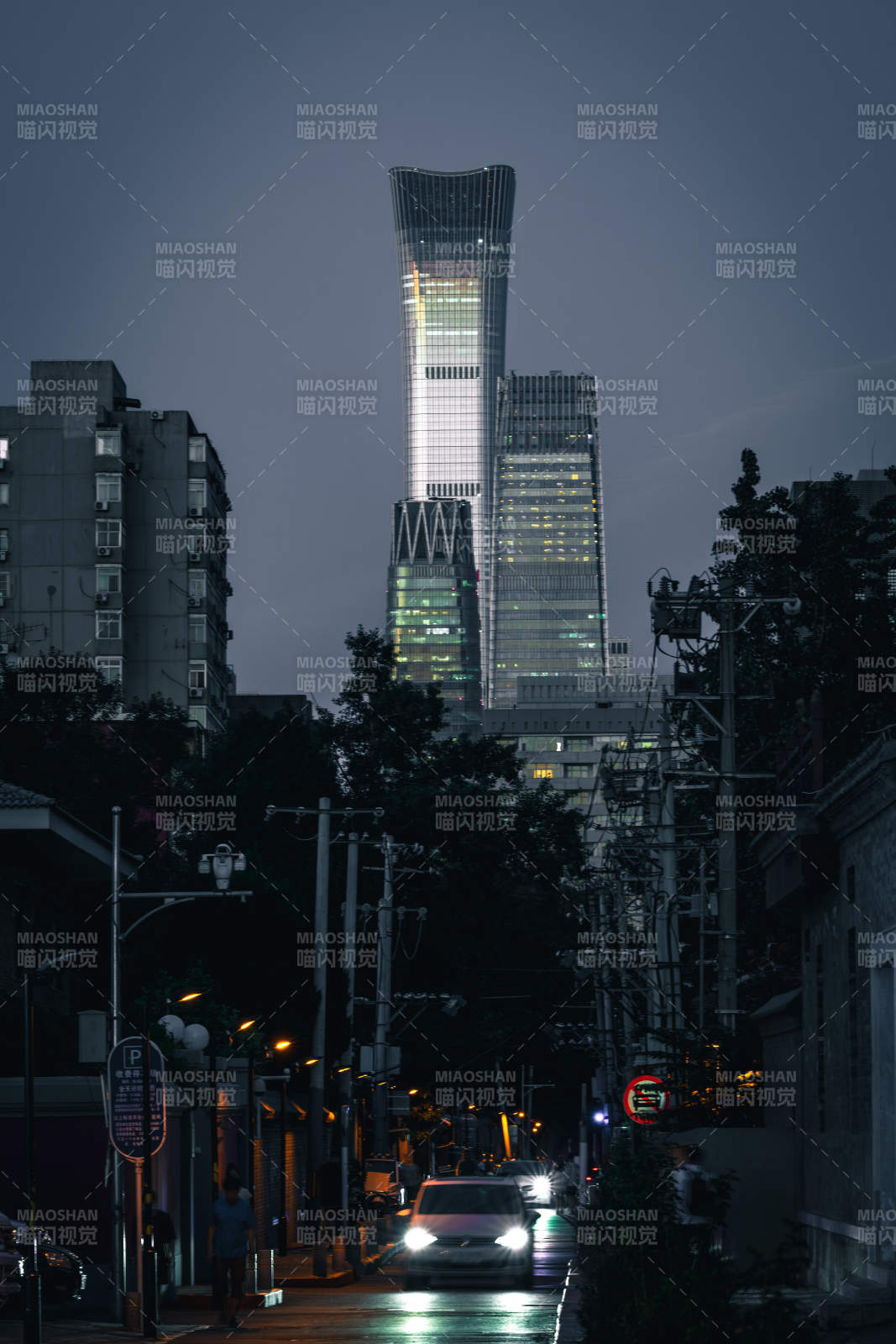 夜幕下的北京天际线图片