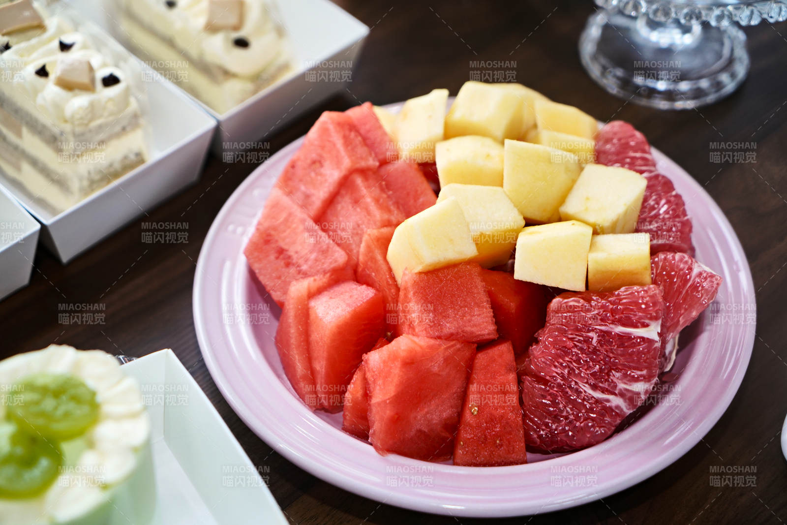 水果拼盘盛宴图片