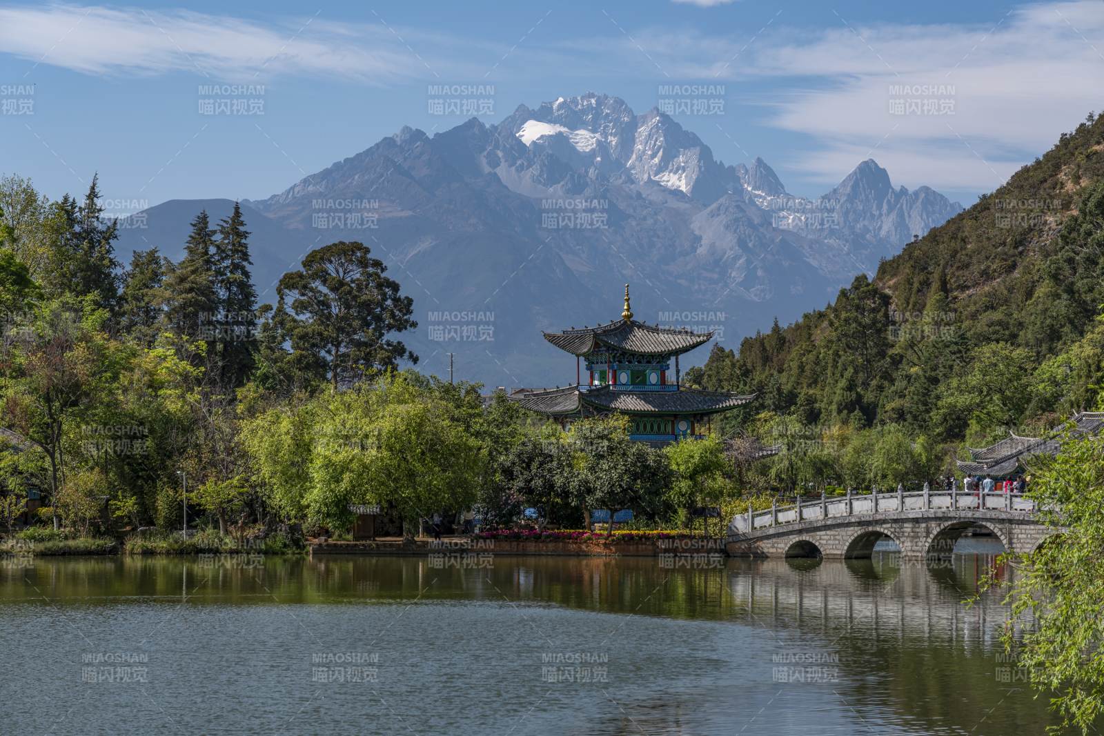 丽江黑龙潭公园图片