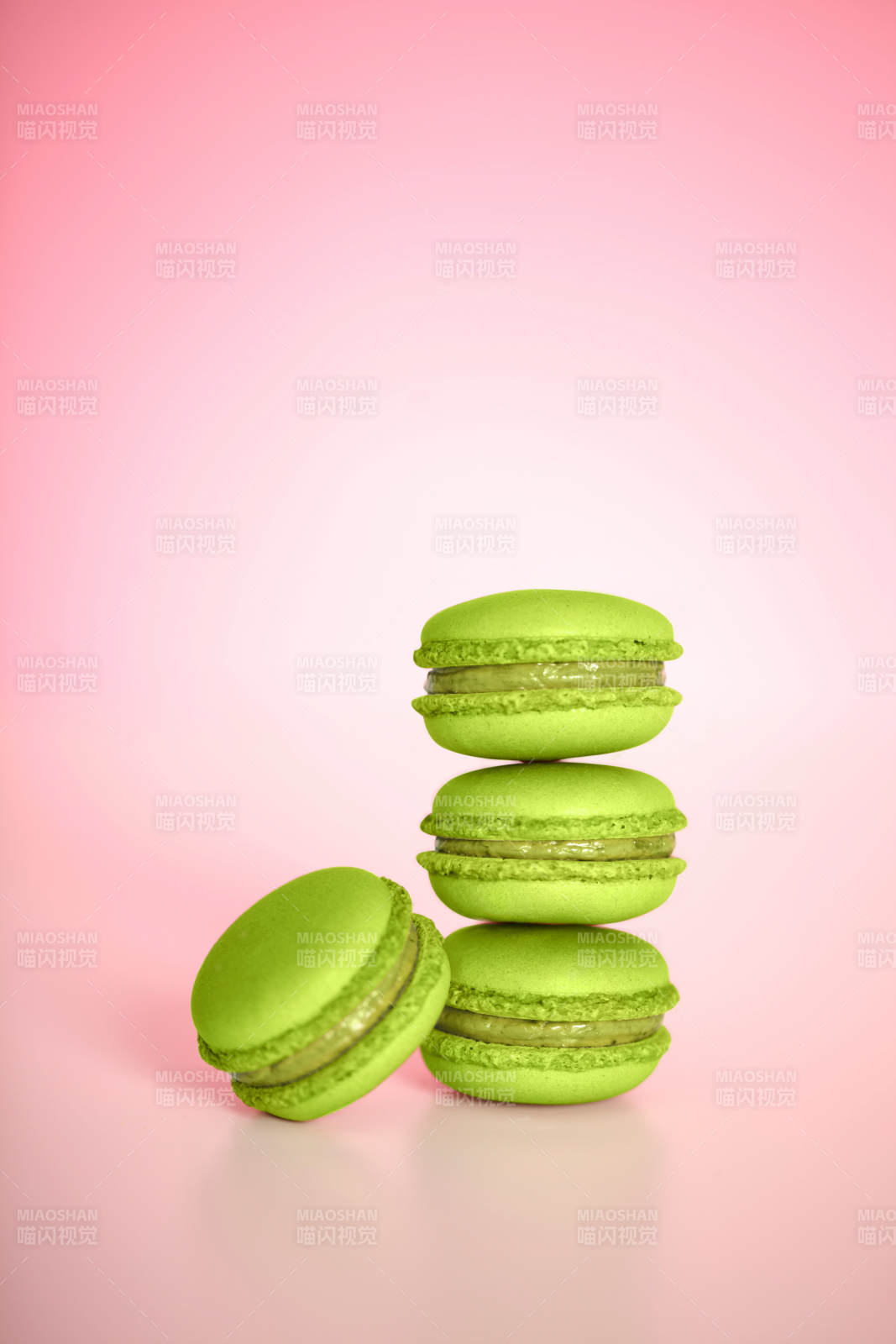 绿意盎然的马卡龙图片