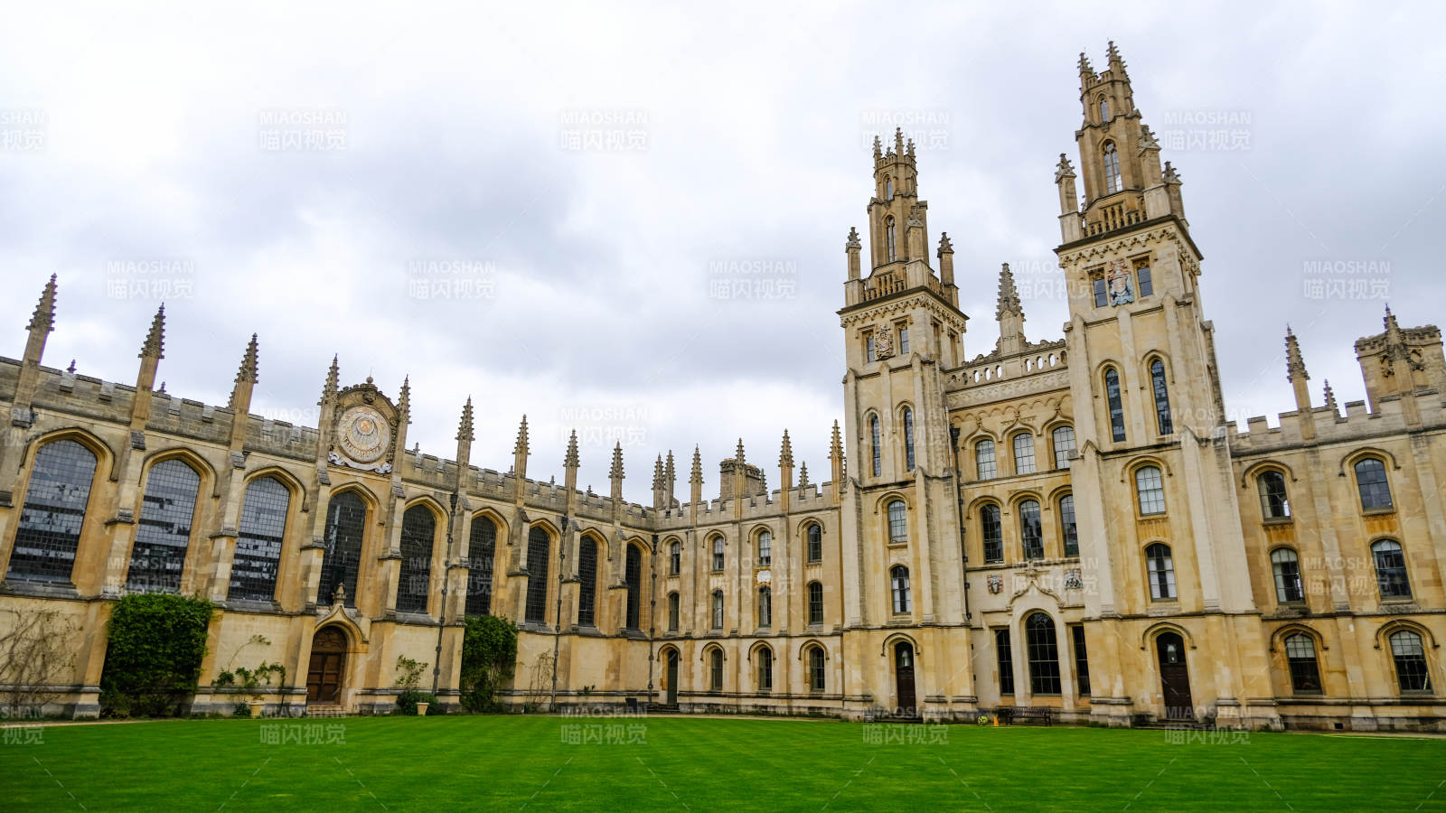 牛津大学庭院风光图片