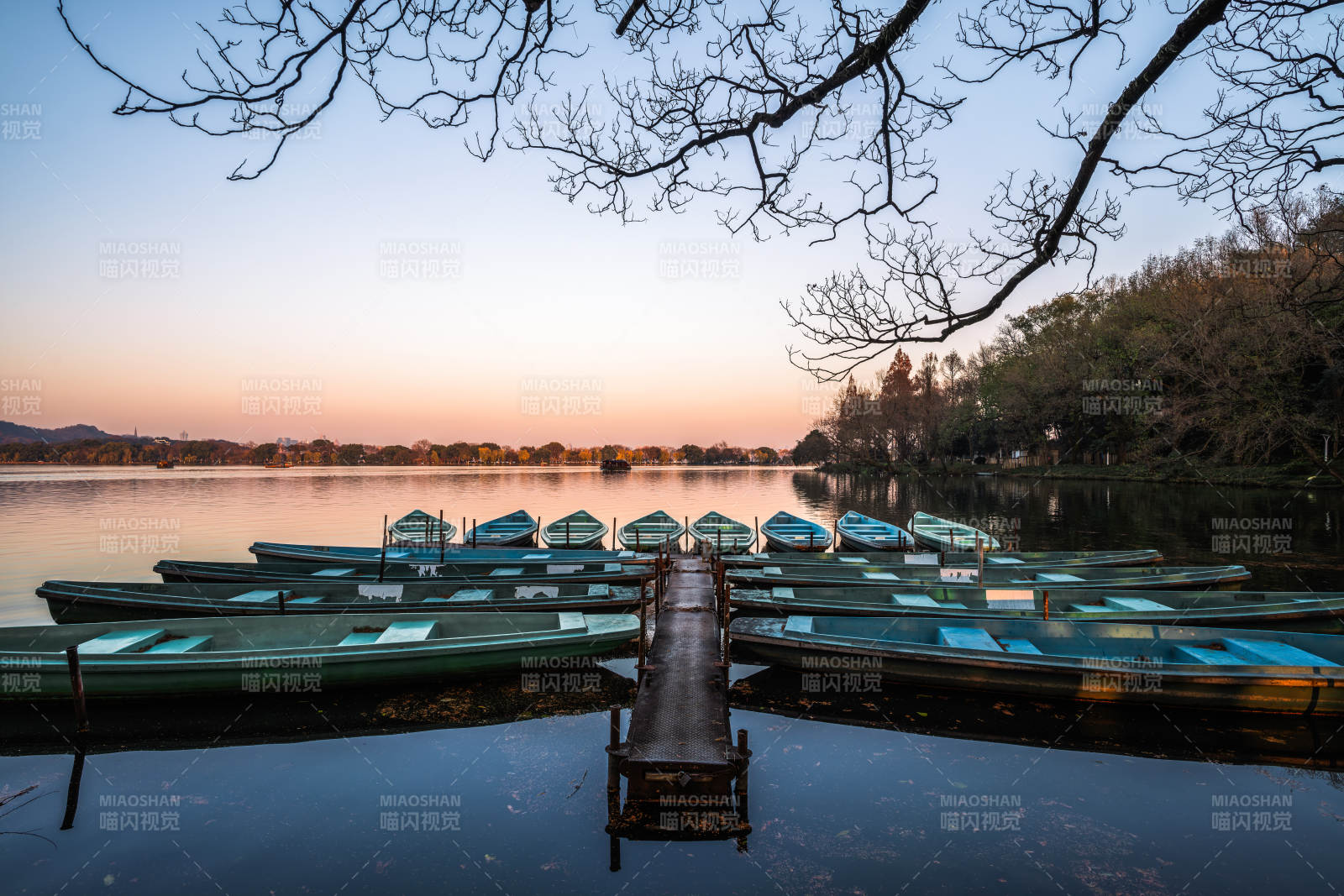 西湖神舟基地黄昏图片