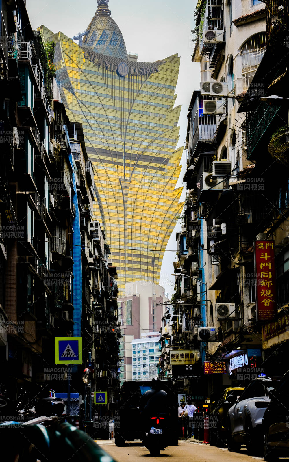 澳门街景与澳门新葡京酒店图片