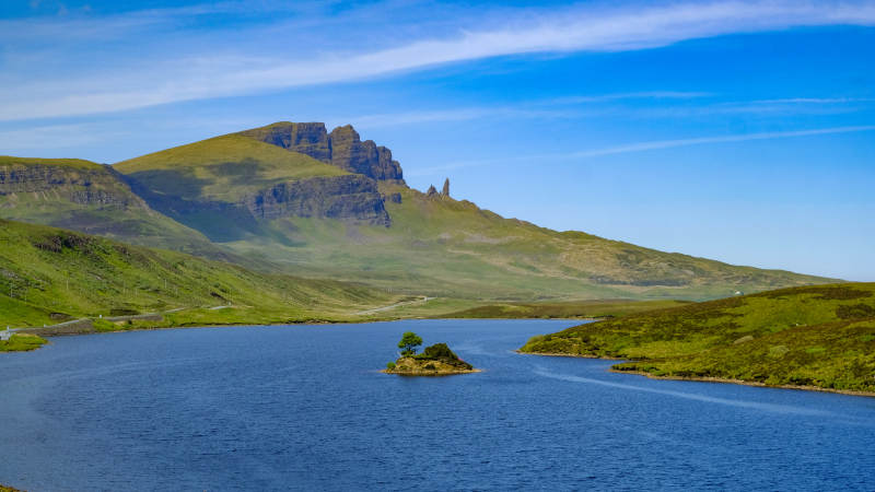 苏格兰天空岛的湖光山色图片