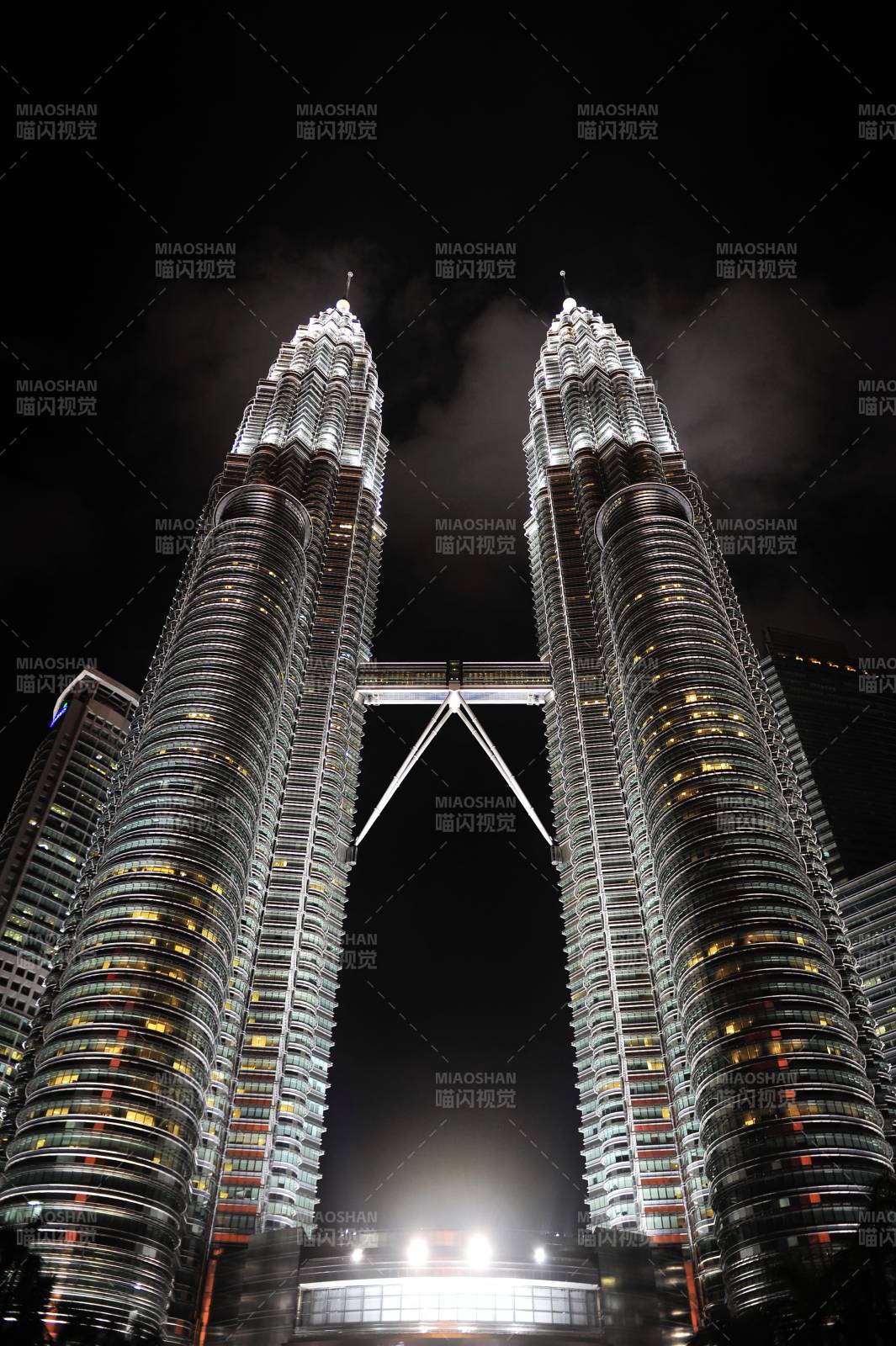 马拉西亚双子塔夜景图片