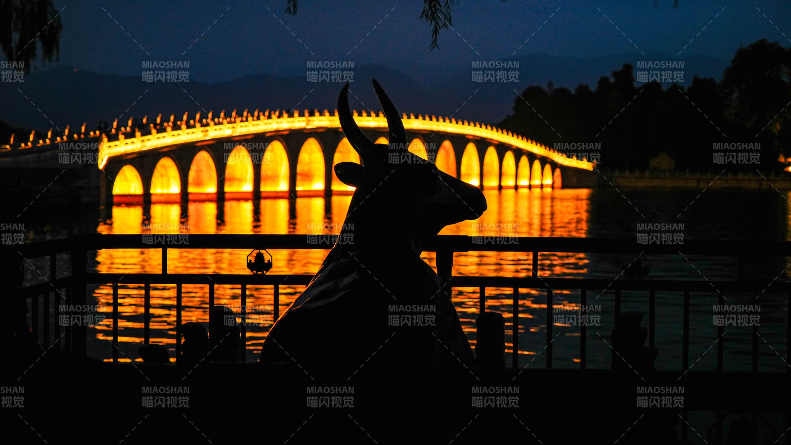 颐和园十七孔桥图片