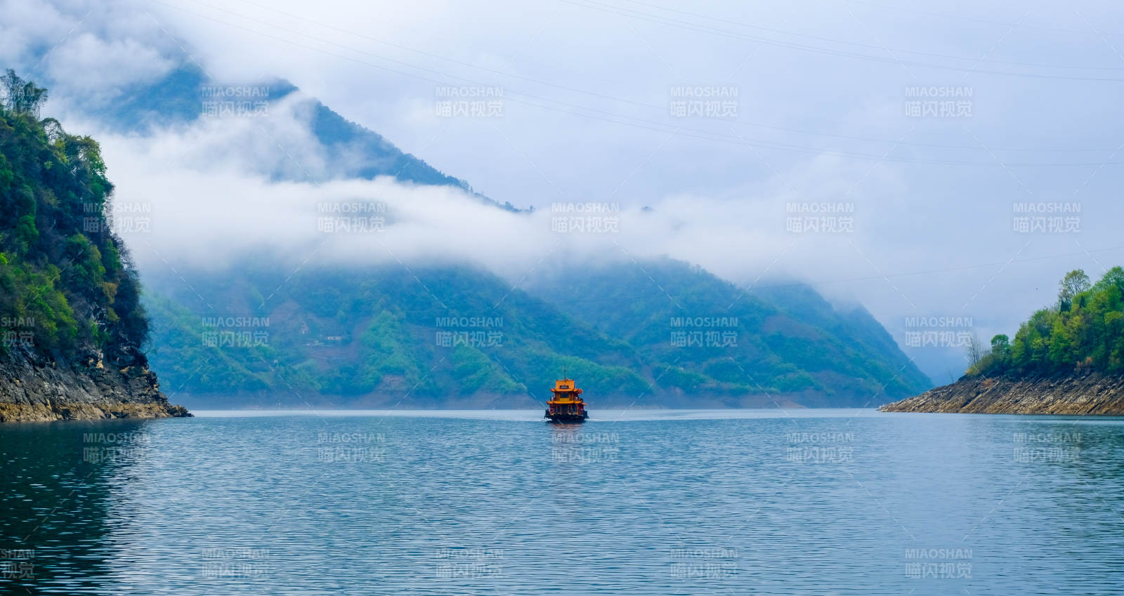 宜昌清江画廊山水云雾舟图片