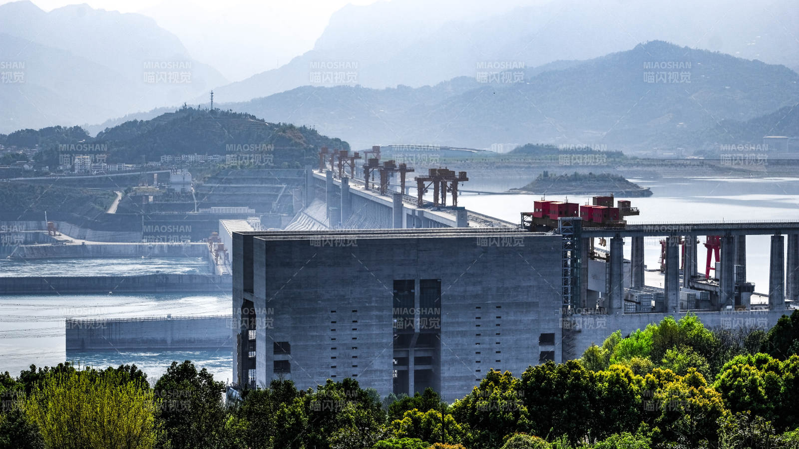 长江三峡大坝全景图片