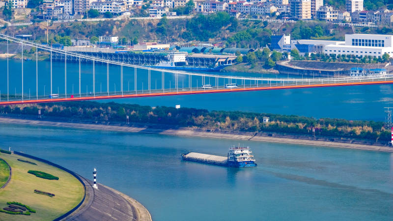 三峡大桥横跨长江图片