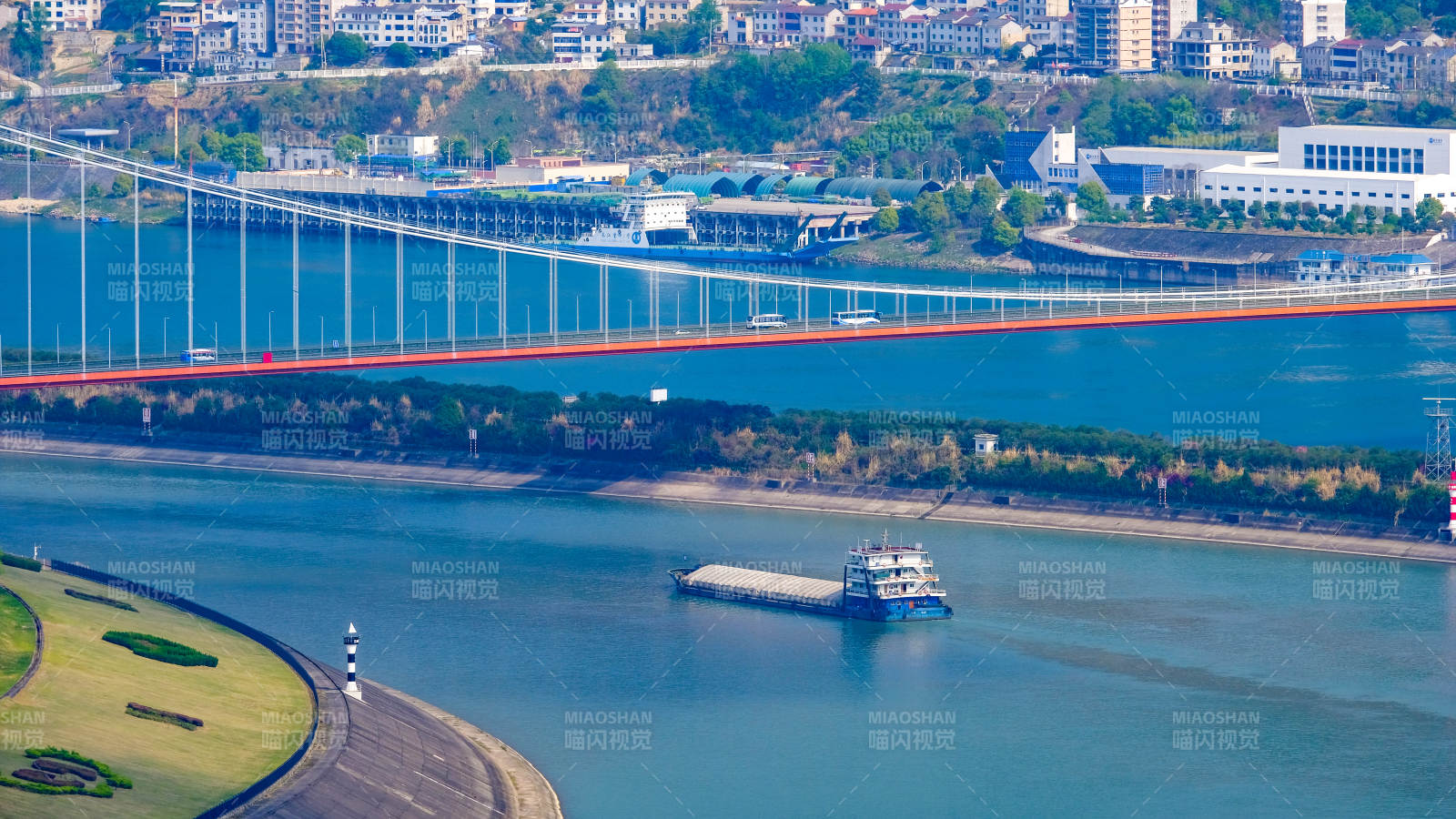三峡大桥横跨长江图片