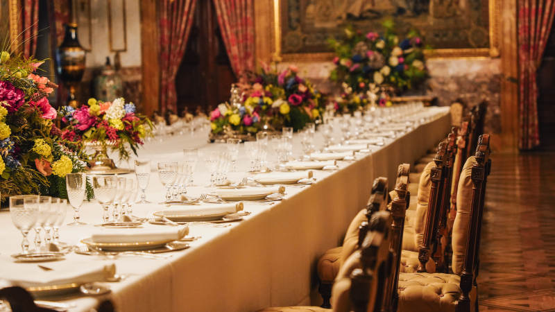 马德里皇宫华丽宴会厅布置图片