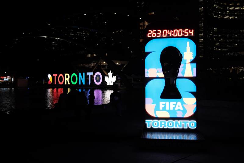 多伦多市政厅的美加墨世界杯倒计时图片