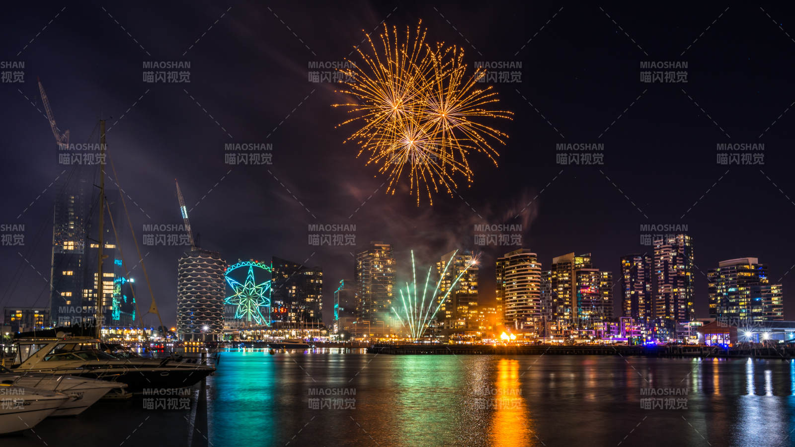 墨尔本雅拉河夜景烟花璀璨城市图片