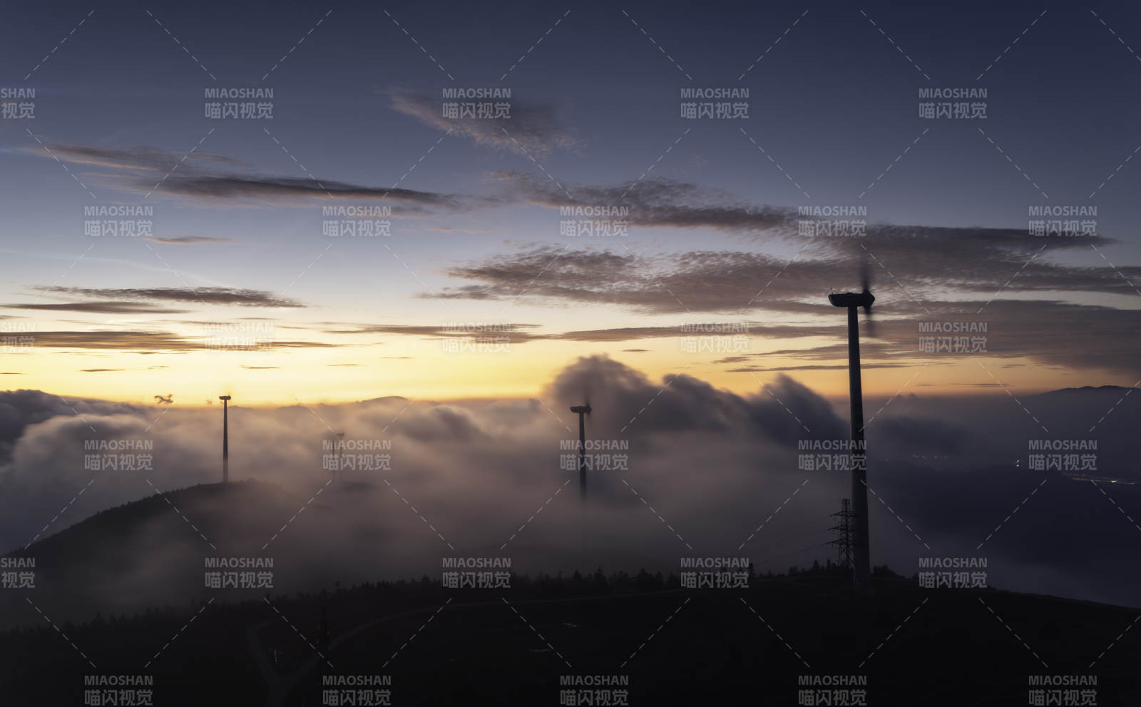 云海日出风车影图片