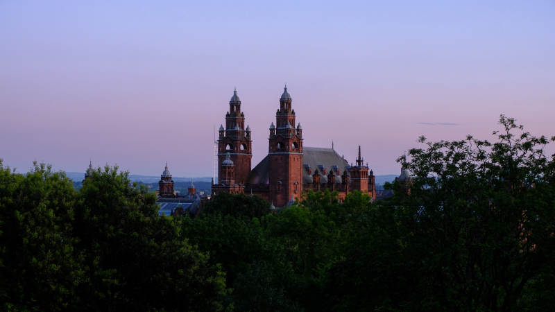 苏格兰黄昏教堂剪影图片