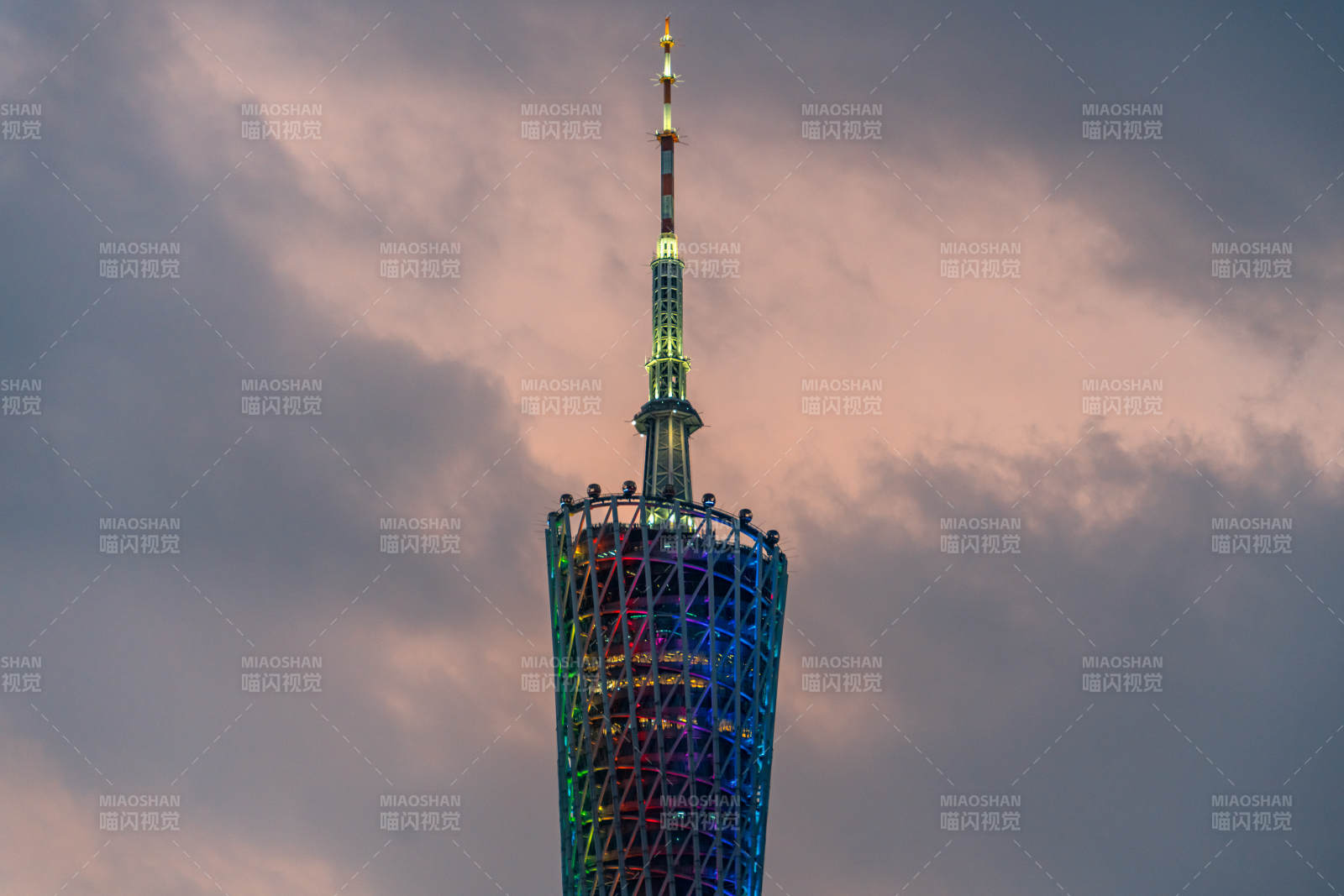 广州塔夜色璀璨图片