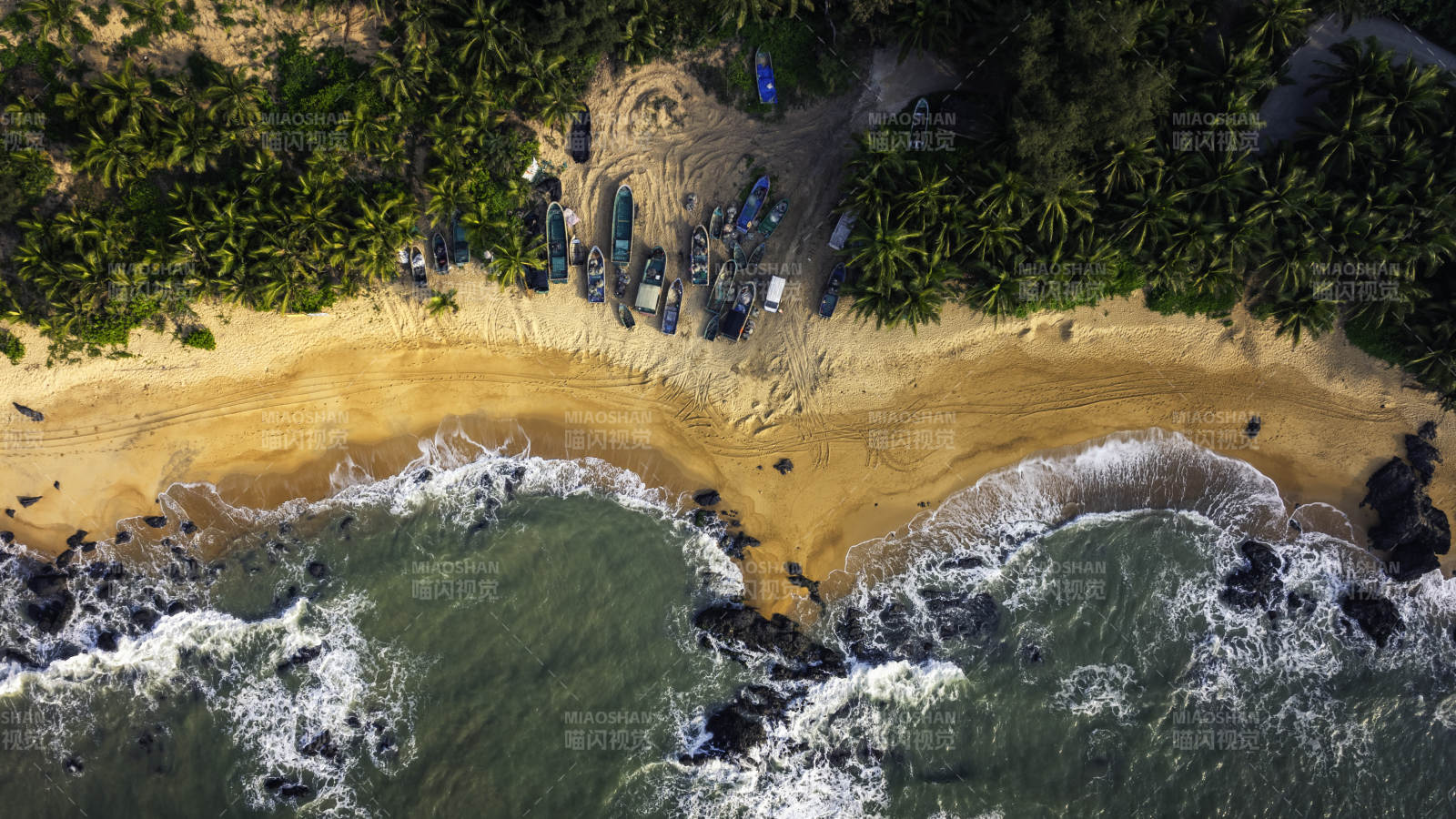 热带海滩航拍图片