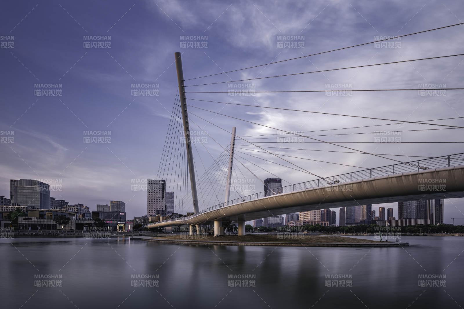 现代斜拉桥美景图片