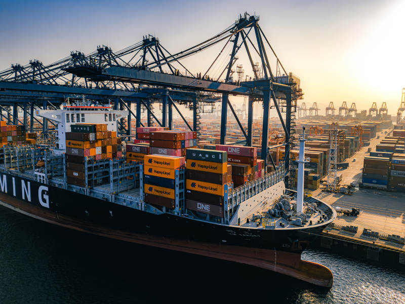 港口集装箱装卸图片