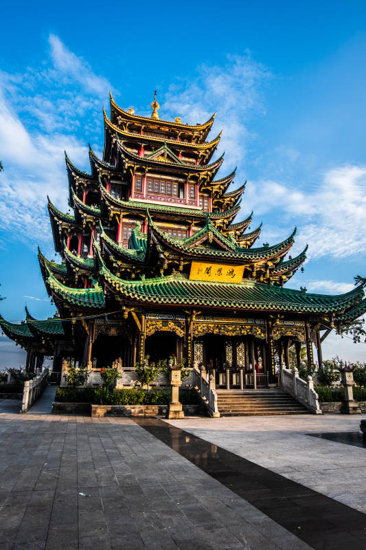 重庆江北鸿恩寺森林公园鸿恩阁图片