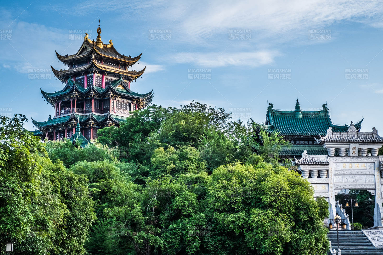 重庆江北鸿恩寺森林公园鸿恩阁图片
