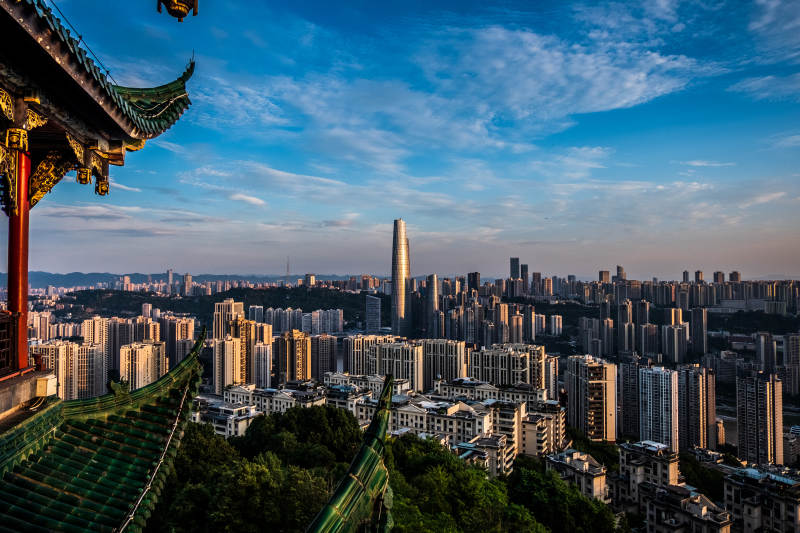 城市天际线美景（鸿恩阁与陆海国际中心）图片
