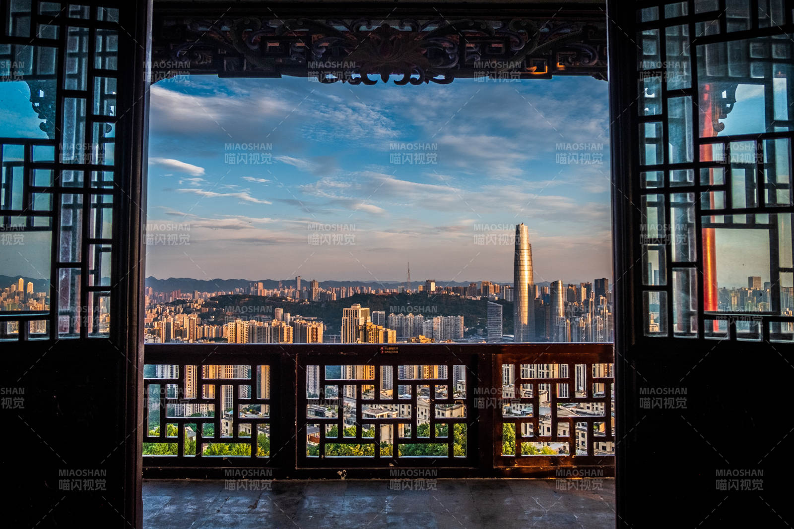 窗景都市天际线（重庆鸿恩阁）图片