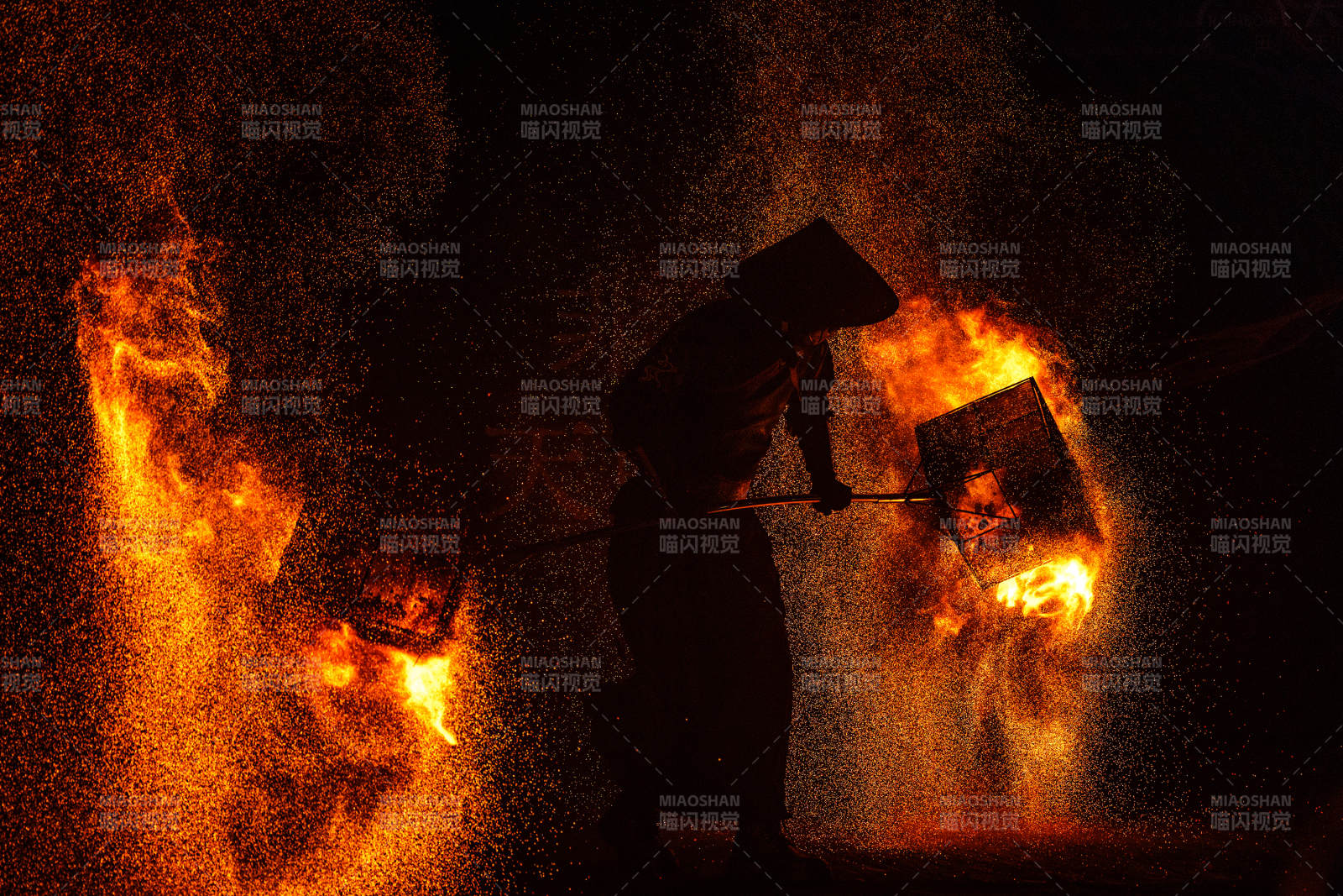 火中舞者--非遗火壶表演图片