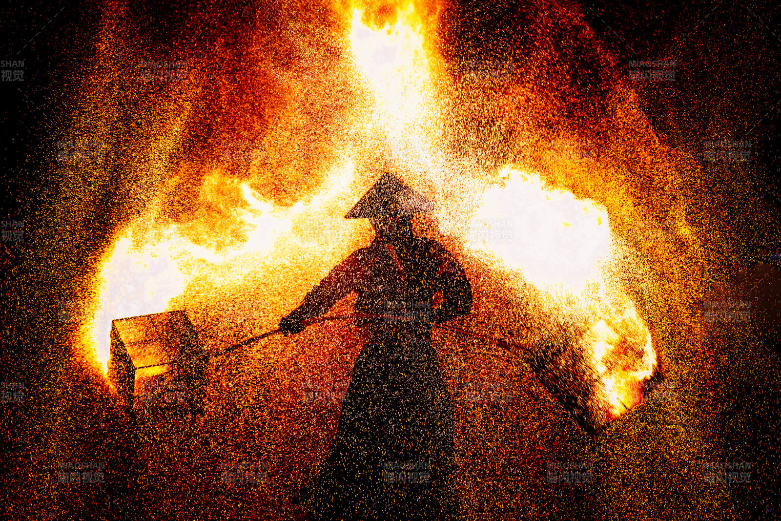 非遗火壶表演图片