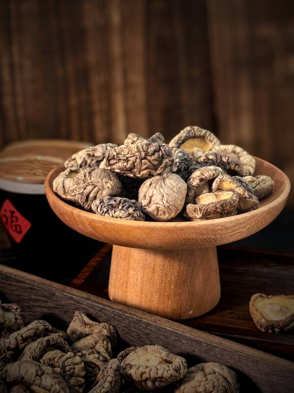 干香菇摆盘图图片