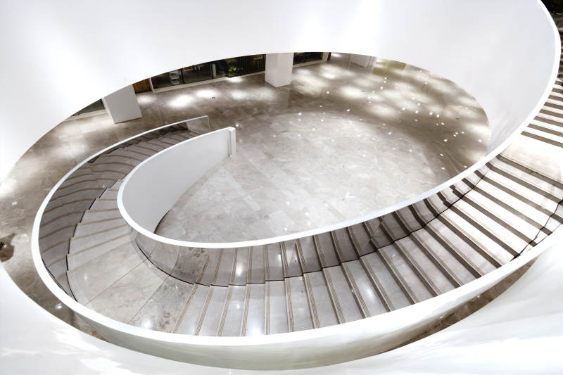 螺旋楼梯的优雅曲线#上海#复兴广场图片