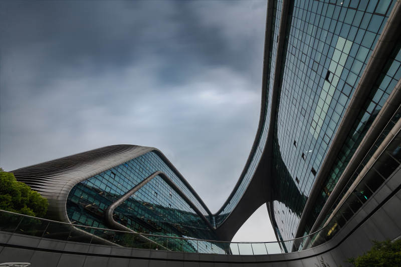 现代建筑的天空之舞#上海#凌空建筑图片