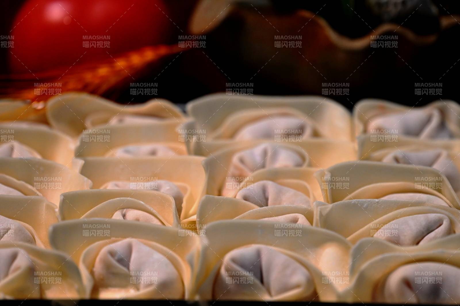 精致馄饨排列整齐图片