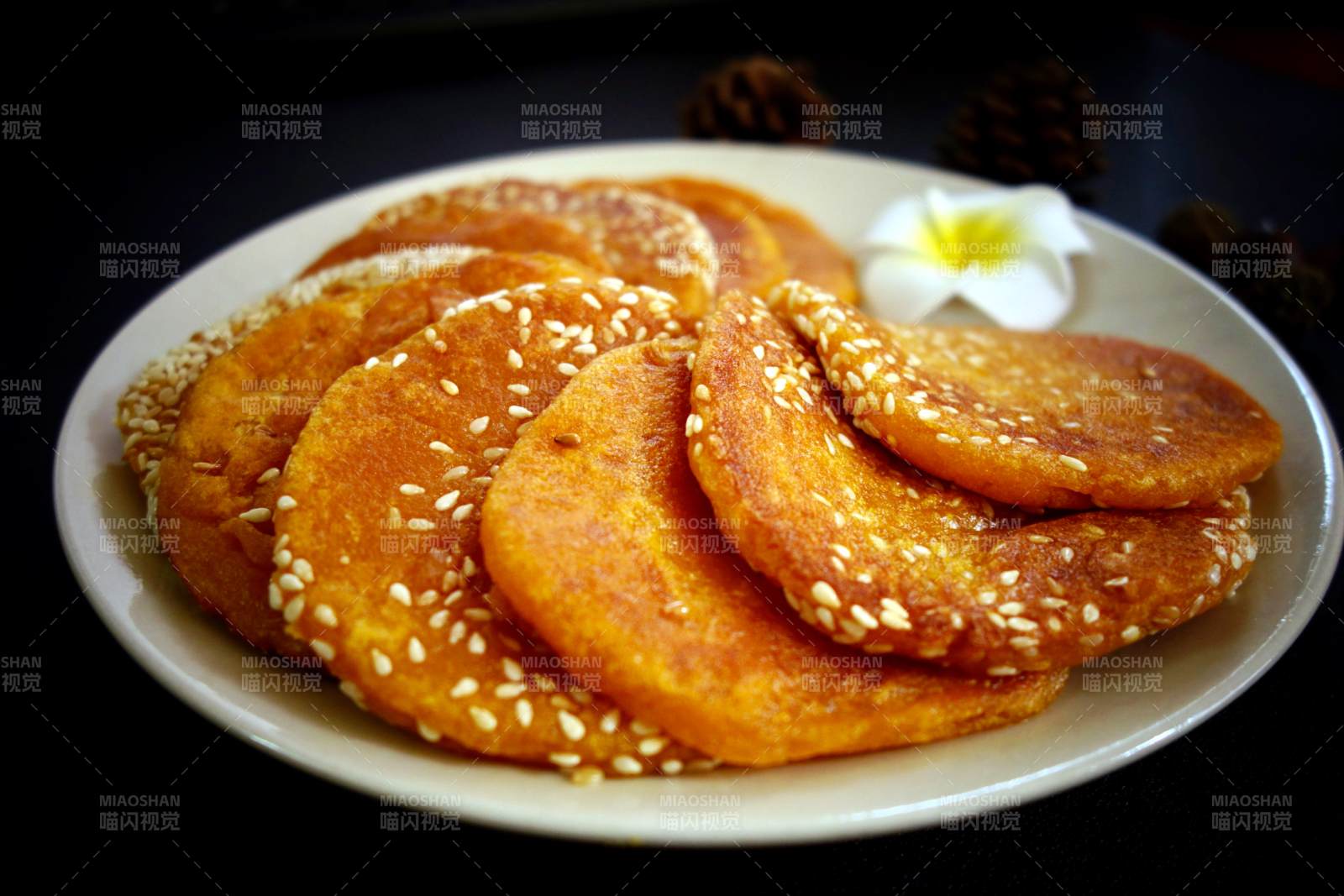 金黄芝麻饼图片